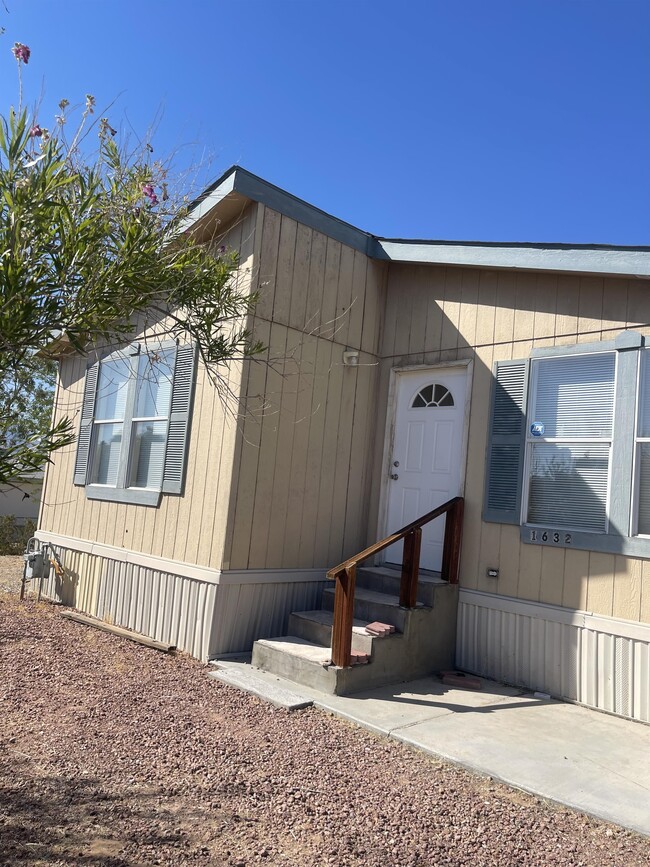 property at 1632 Sierra Vista Dr