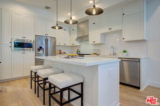 6018 1/2 Comey Ave in Los Angeles, CA - Building Photo - Building Photo