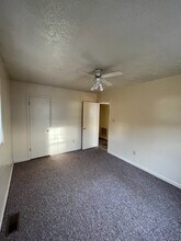 4864 National Rd, Unit 1C in Triadelphia, WV - Foto de edificio - Building Photo