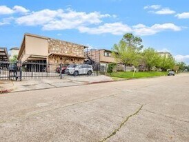 3809 N Braeswood Blvd in Houston, TX - Building Photo