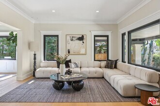 1812 N Kenmore Ave in Los Angeles, CA - Building Photo - Building Photo