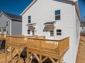 711 7th Ave SW in Hickory, NC - Building Photo - Building Photo