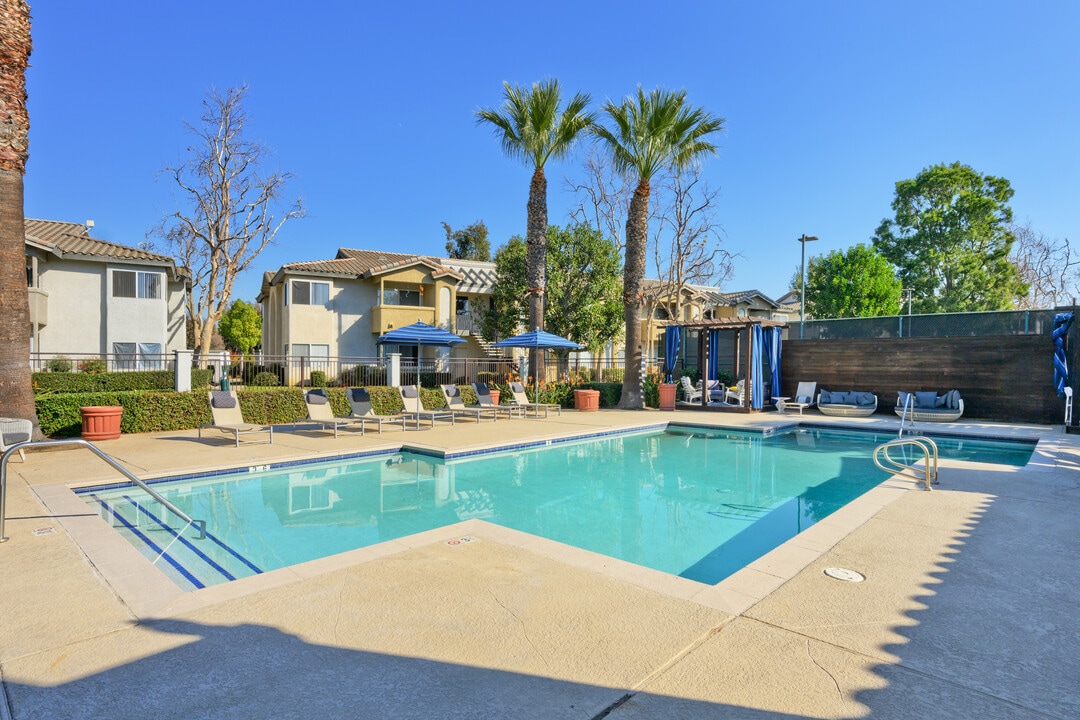 The Summit at Chino Hills Apartment Homes in Chino Hills, CA - Foto de edificio