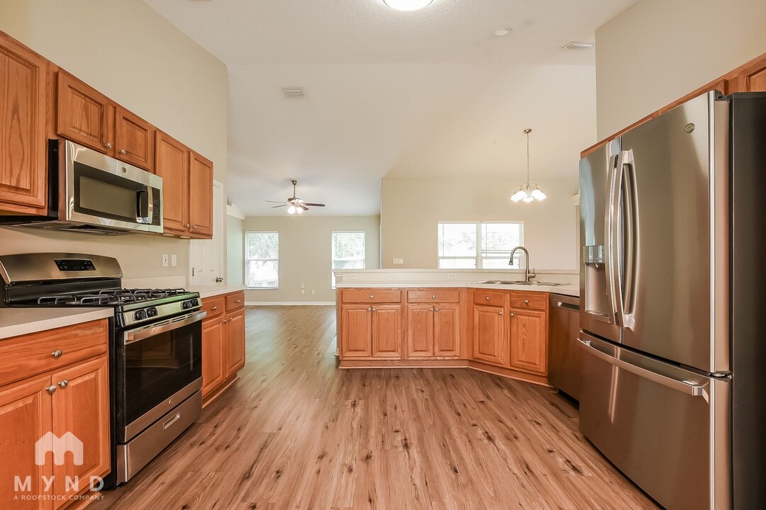 1707 Silhouette Dr in Clermont, FL - Building Photo