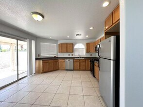 1121 Olvera Way in Las Vegas, NV - Building Photo - Building Photo