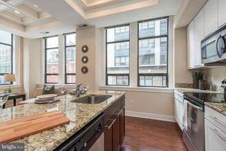 1501 Locust St in Philadelphia, PA - Building Photo - Building Photo