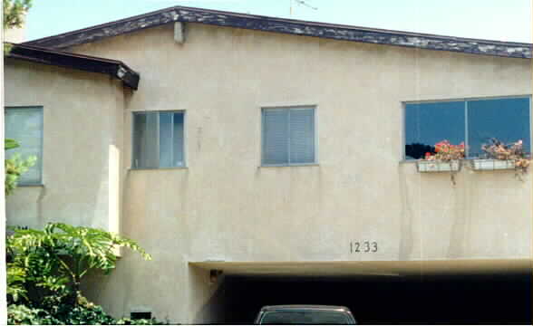 1233 Stanford St in Santa Monica, CA - Building Photo - Building Photo