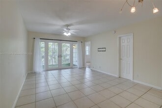 2424 SE 17th St in Fort Lauderdale, FL - Foto de edificio - Building Photo