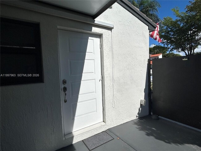 property at 135 E 37th St