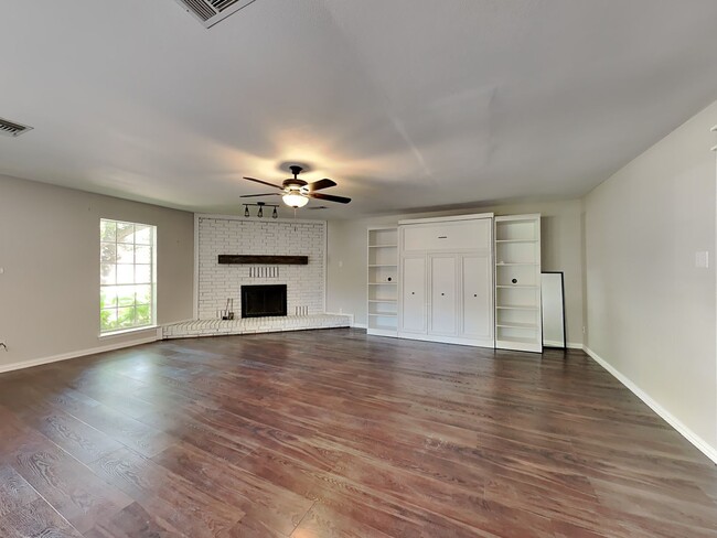 2732 Foxcroft Cir in Denton, TX - Building Photo - Building Photo
