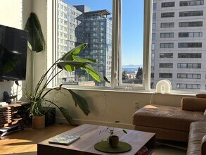 1321 Seneca St, Unit 904 in Seattle, WA - Building Photo - Building Photo