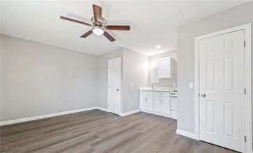 306 Eastminister Ct in Henderson, NV - Building Photo - Building Photo