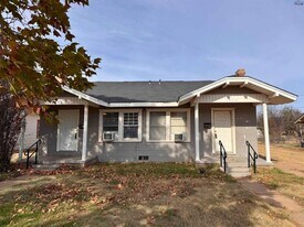 1661 1/2 Collins Ave in Wichita Falls, TX - Building Photo