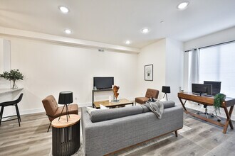 978 N 8th St in Philadelphia, PA - Building Photo - Building Photo