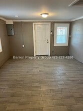 2431 Monroe Ave, Unit 2431 in Macon, GA - Foto de edificio - Building Photo