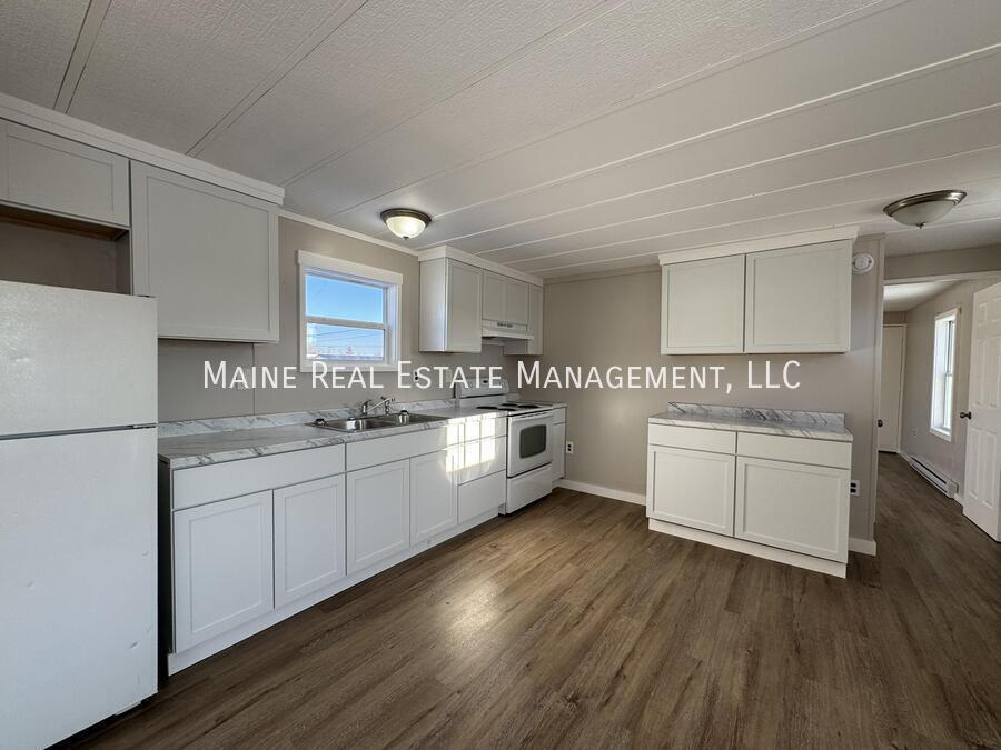 115 D St in Pittsfield, ME - Building Photo
