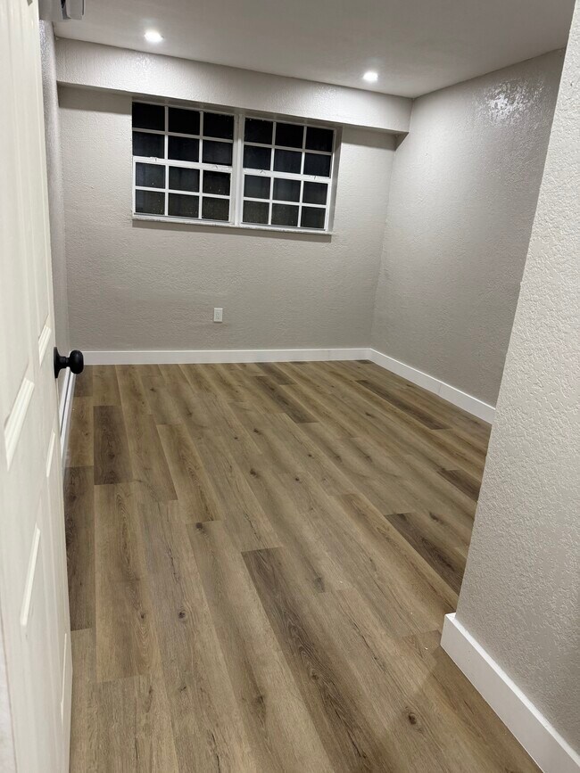 14602 NW 13th Rd in Miami, FL - Building Photo - Building Photo