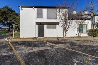 1101 Parkview Dr in Canyon Lake, TX - Building Photo - Building Photo