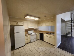 9112 GSRI Ave in Baton Rouge, LA - Building Photo - Building Photo