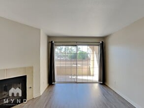 2200 S Fort Apache Rd in Las Vegas, NV - Building Photo - Building Photo