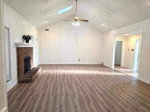 3625 Wincross Dr in Memphis, TN - Building Photo - Building Photo