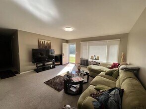 4111 E Deckard Dr in Bloomington, IN - Building Photo - Building Photo