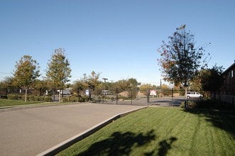 Spanish Oaks in Riverside, CA - Building Photo - Building Photo