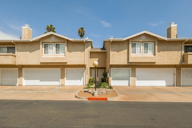 property at 1465 E Lexington Ave