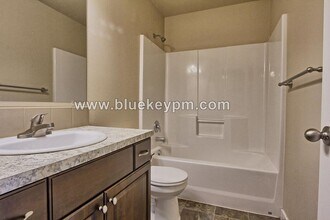 7413 NE 56th St in Vancouver, WA - Building Photo - Building Photo