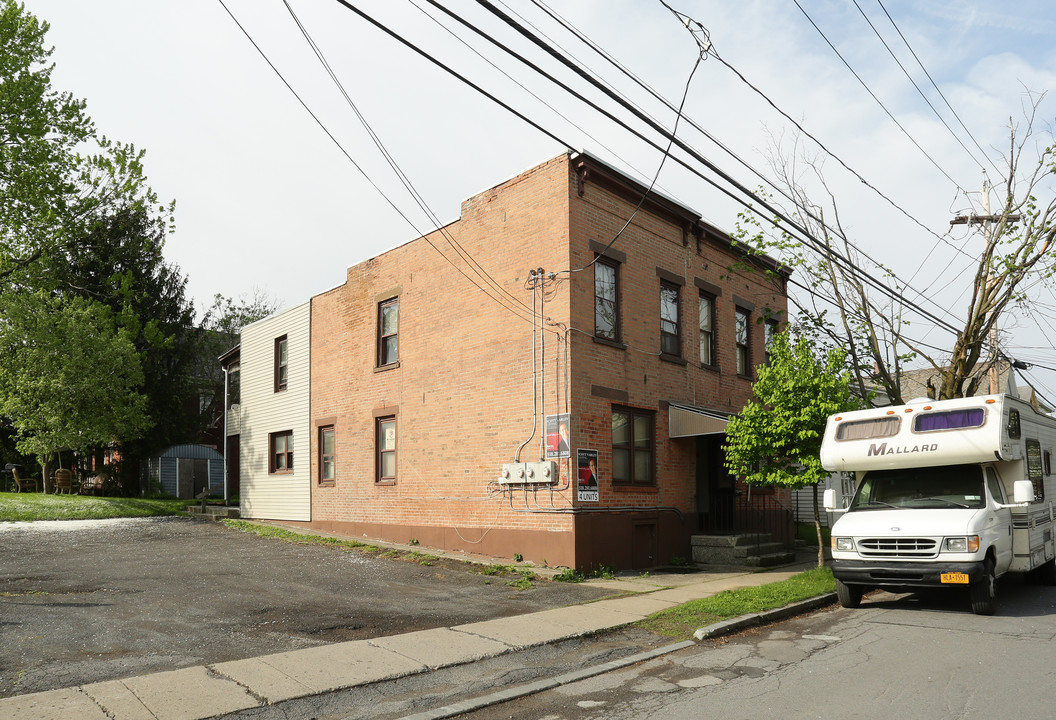 304 Front St in Schenectady, NY - Foto de edificio