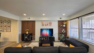 19154 Northridge Dr in Northville, MI - Building Photo - Building Photo