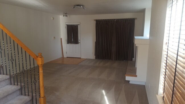 4877 Halifax Street in Denver, CO - Building Photo - Building Photo