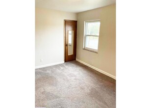 Ludlow 950 in Cincinnati, OH - Building Photo - Interior Photo