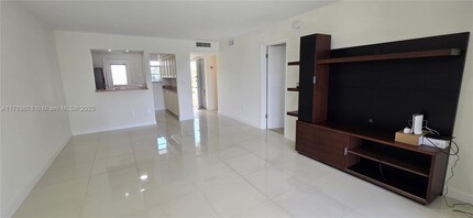 3030 Marcos Dr in Aventura, FL - Building Photo - Building Photo