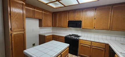 2837 Toronja Way in Sacramento, CA - Building Photo - Building Photo