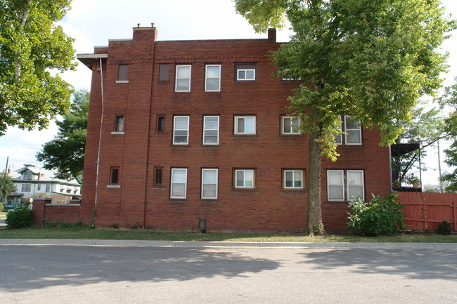 707 N Broadway St in Wichita, KS - Foto de edificio - Building Photo