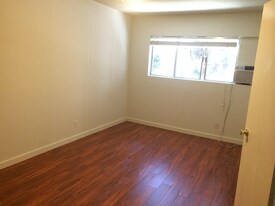 530 Veteran Ave in Los Angeles, CA - Building Photo