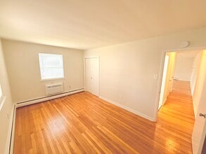 615 Paxon Ave in Wyncote, PA - Foto de edificio - Building Photo