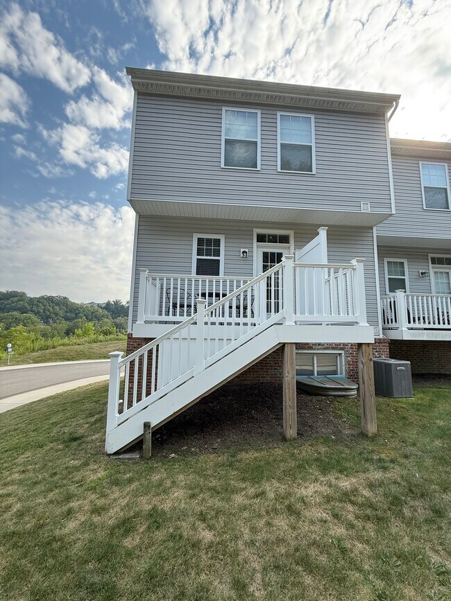 100 Watson Dr in Warrendale, PA - Building Photo - Building Photo