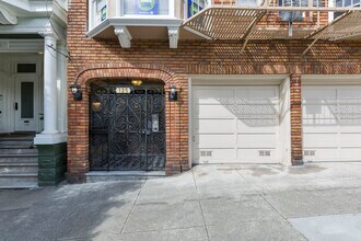125 Clayton in San Francisco, CA - Building Photo - Building Photo