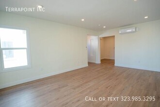 1038 Westmoreland Ave in Los Angeles, CA - Building Photo - Building Photo