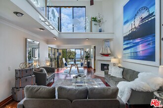 833 Ocean Ave-Unit -304 in Santa Monica, CA - Building Photo - Building Photo