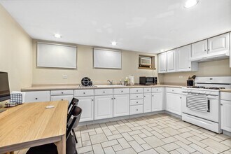 403 S Hough St in Barrington, IL - Building Photo - Building Photo