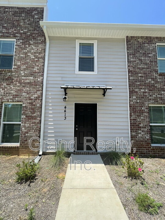 4413 Village Oak Ln in Pace, FL - Building Photo