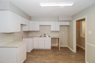 5380 Albemarle Dr in Memphis, TN - Building Photo - Building Photo