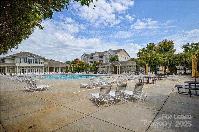 2184 Belle Vernon Ave, Unit 11-202 in Charlotte, NC - Building Photo - Building Photo