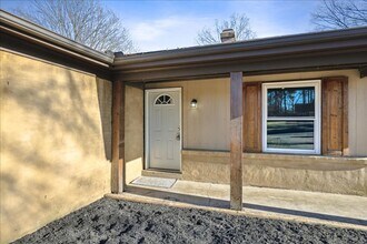 6625 Hartford Dr in Memphis, TN - Building Photo - Building Photo