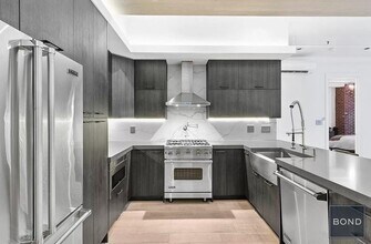 9 E 16th St in New York, NY - Building Photo - Building Photo