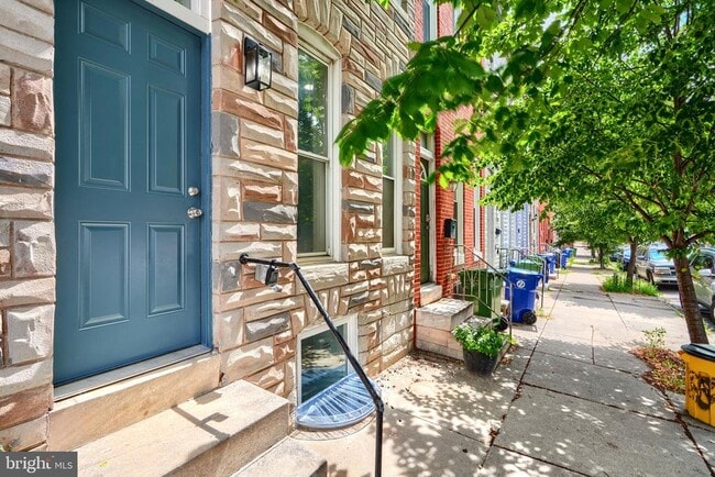 property at 792 W Cross St
