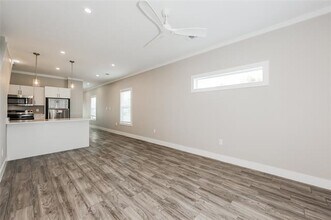 1246 Lonsdale Ave in Dallas, TX - Building Photo - Building Photo